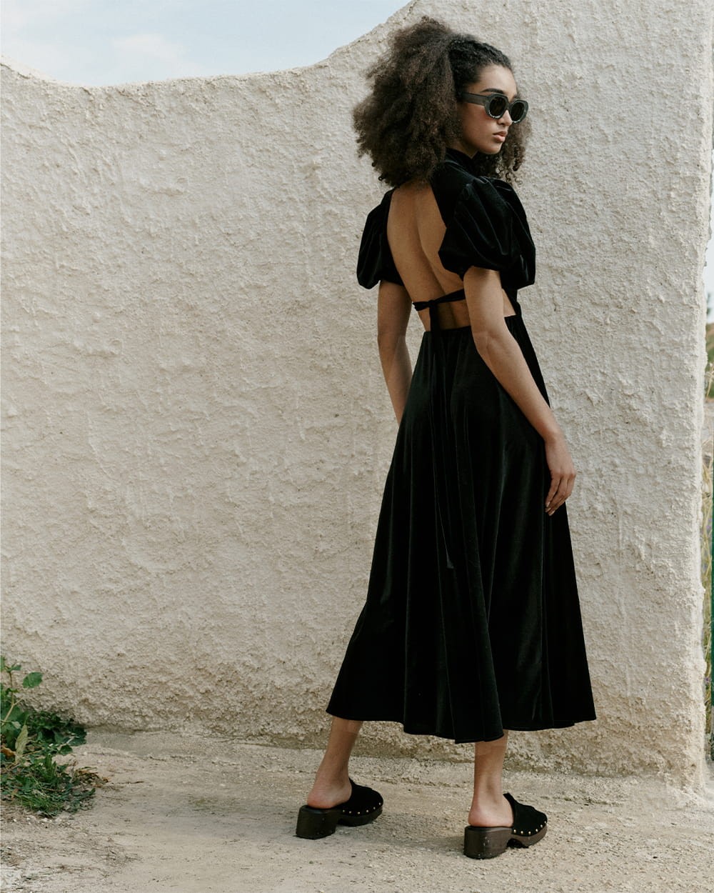 1000x1250px_Welurowa sukienka Nyks 3.jpg