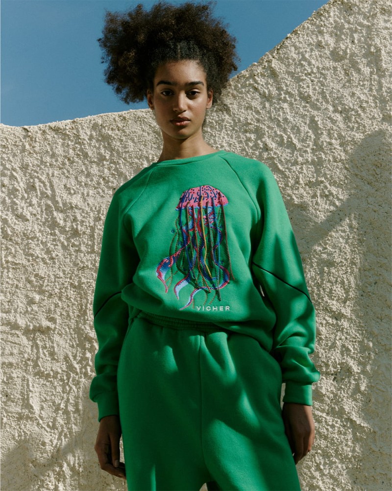 1000x1250px_Bluza dresowa z autorskim haftem Medusa.jpg