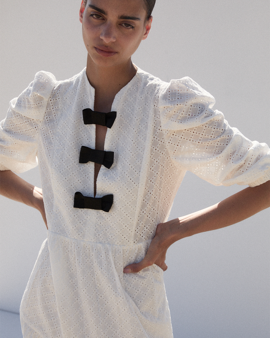 1000x1250px_SUKIENKA Z KOKARDAMI CASA 3.png