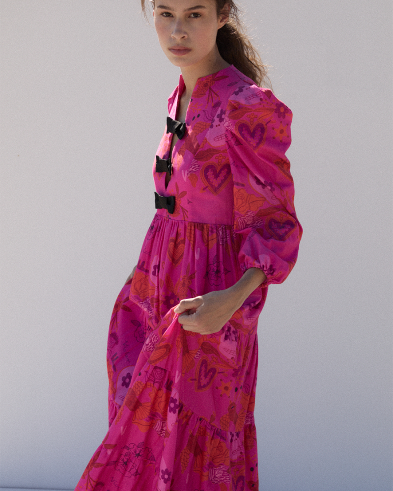 1000x1250px_SUKIENKA W AUTORSKI PRINT FUKSJA FLORES.png