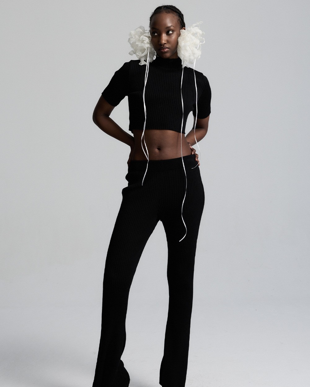 1000x1250px_SWETER CARINO CROP2.jpg