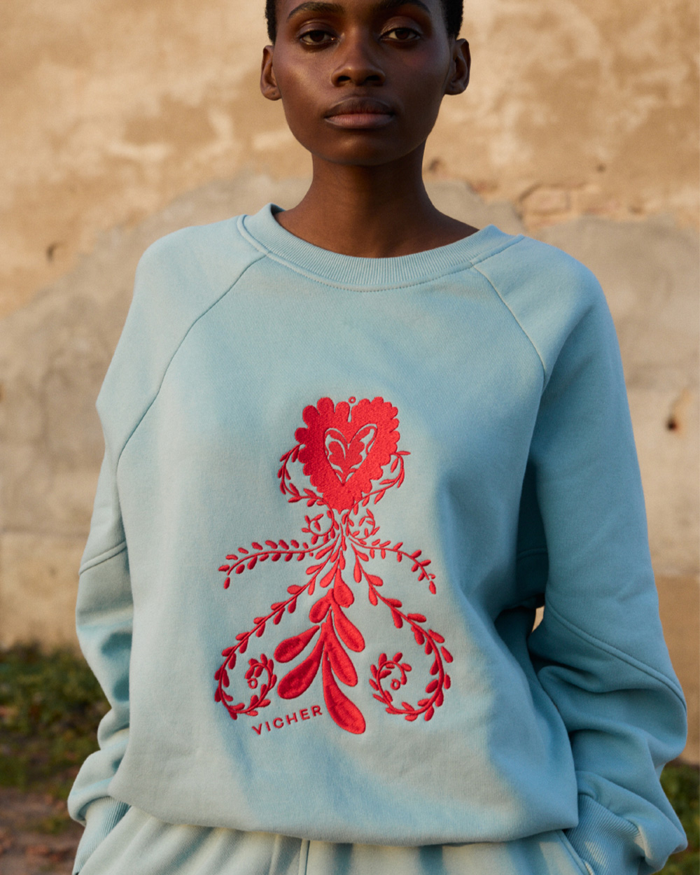 1000x1250px_Heartline Sweatshirt2.jpg