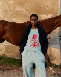 1000x1250px_Heartline Sweatshirt6.jpg