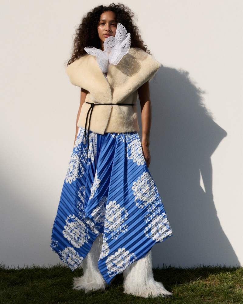 1000x1250px_Lace Column Skirt.jpg