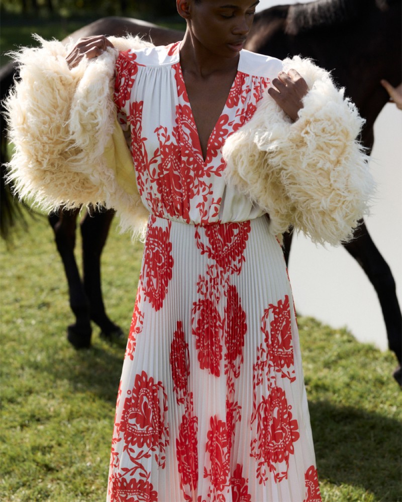1000x1250px_Folk Red Dressi 4.jpg
