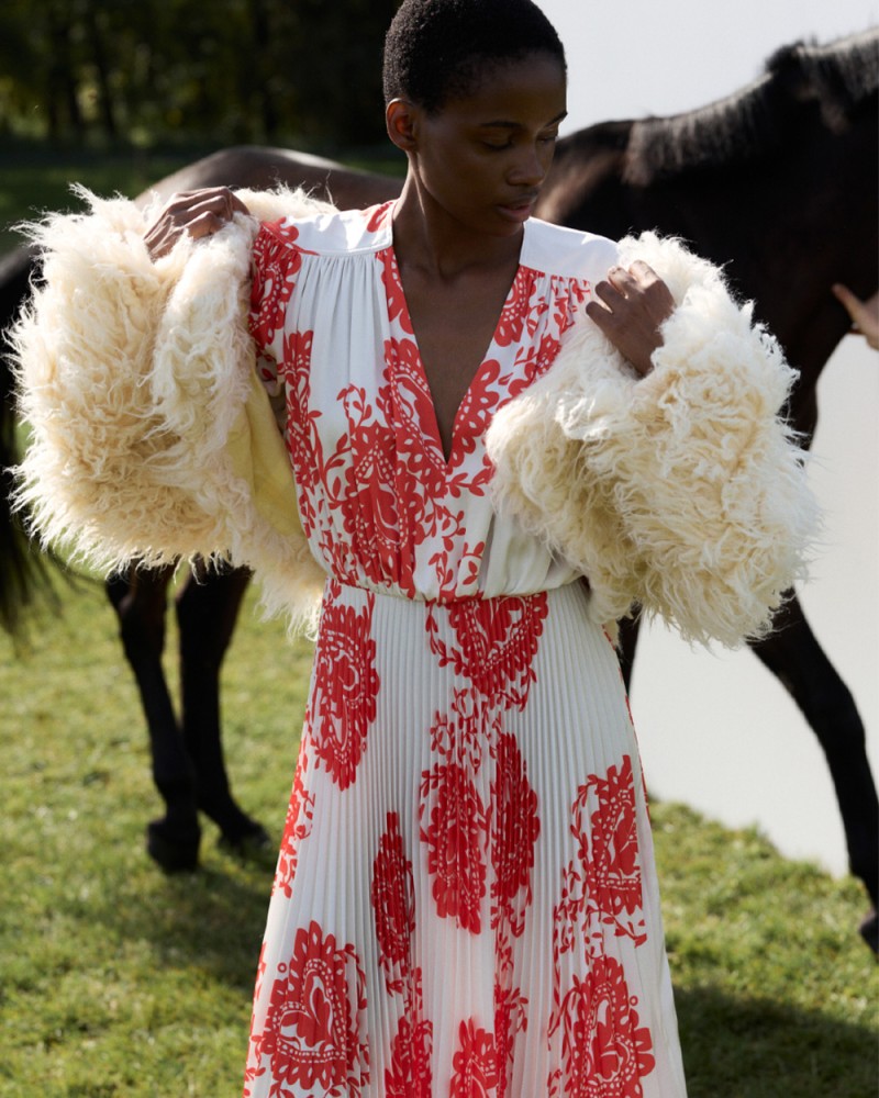 1000x1250px_Cropped Faux Fur2.jpg