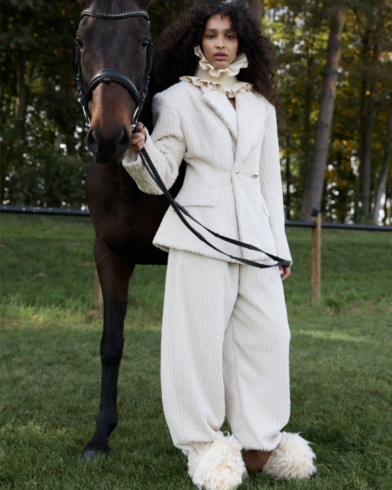 1000x1250px_Cream Barrel Trousers 2.jpg